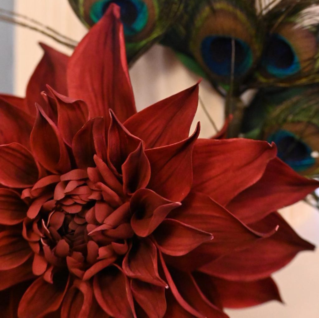 Hand Made Deeo red Sugar Dahlia- made for a wedding cake! how realistic does this sugar flower look!